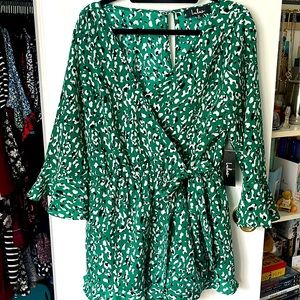 Green 3/4 sleeves romper never worn